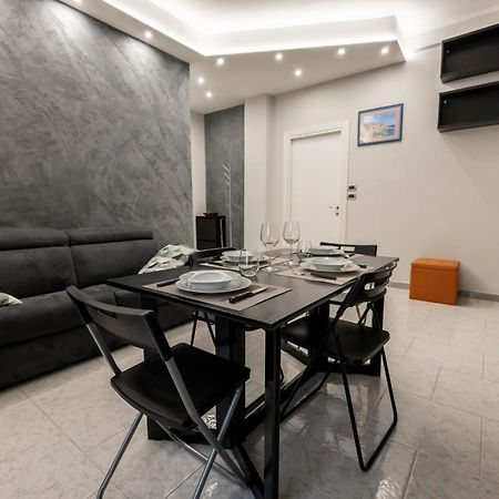Tra Porta Susa E Piazza Statuto -Cortile Interno- Turin Exteriör bild