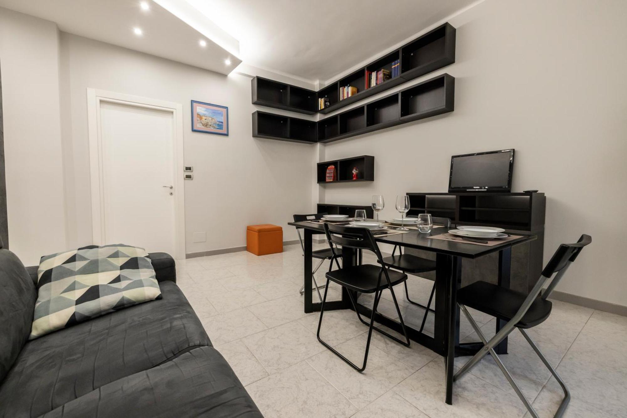 Tra Porta Susa E Piazza Statuto -Cortile Interno- Turin Exteriör bild